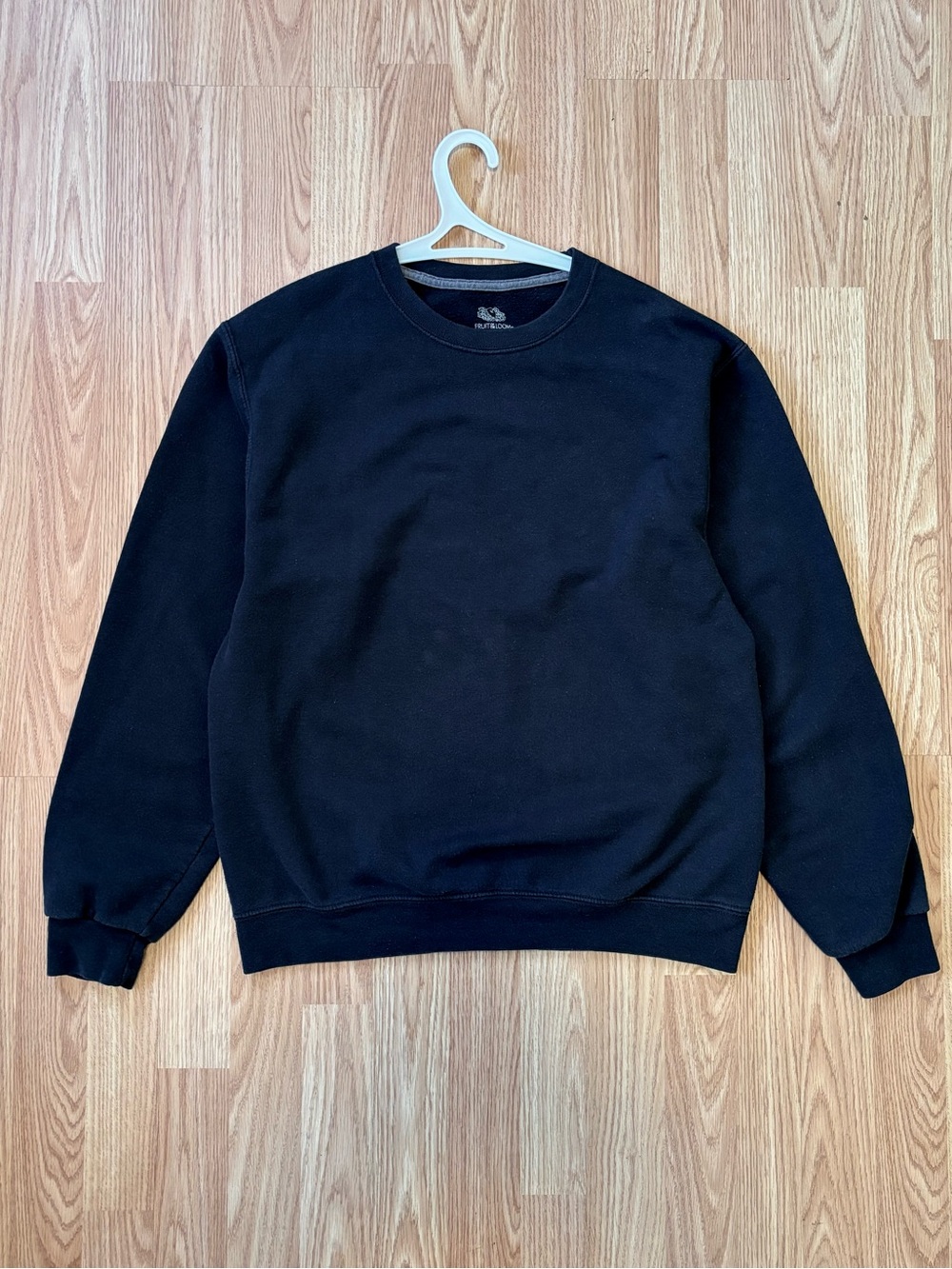 Men's Fruit of the Loom Black Crewneck Sweater - Classic Everyday Pullover